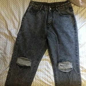 Dark grey/black ripped mom jeans